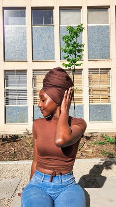 Effortlessly chic in earthlt tonesE🌿✨mbracing the sun with confidence and calm Head Wrap, Head Wraps, Wrap Style, The Sun, With Confidence, Confidence, Sun