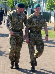 Walk Together, Royal Marines, Army Men, Men In Uniform, Military Men, Law Enforcement, Good Job, Mens Fitness, Soldier