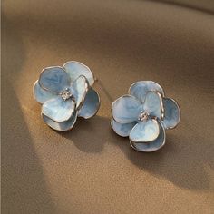 1pair Sweet And Sophisticated Blue Forest Style Flower Stud Earrings, Perfect For Vacation, Parties And Gatherings Blue Flower Stud Earrings, Blue Earrings With Flower Charm For Spring, Blue Flower Charm Earrings For Spring, Spring Blue Flower Earrings, Blue Flower Earrings For Spring, Light Blue Flower Earrings For Spring, Blue Flower Earrings For Pierced Ears, Blue Flower Earrings For Spring Parties, Elegant Blue Flower Charm Earrings