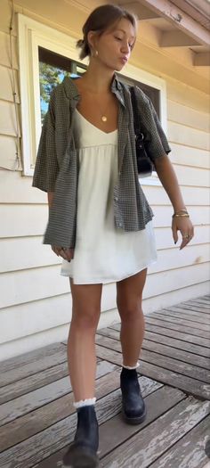 Summer Outfits Chilly Day, Short Dress And Vans Outfit, Backyard Concert Outfit, Greece Aesthetic Clothes, Outfit Ideas From Your Closet, Casual Day Dress Outfit, Tom Boy Chic Style Inspiration, Artsy Outfits Women, Button Up And Dress Outfit