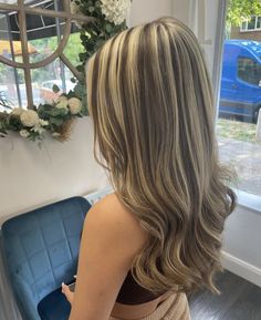 Cute Haircuts And Dye, Brown Hair With A Lot Of Blonde, Chunky Weave Highlights, Brown Hair With Bleached Highlights, Thicker Highlights, Dyed Hair Highlights, Bleached Hair Ideas, Bleach Highlights, Bleach Hair Ideas