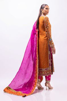 Pink Combination Dress, Velvet Lengha, Marriage Suit, Marori Work, Heena Kochhar, Raw Silk Dress, Pink Combination, Manpreet Kaur, Sania Maskatiya