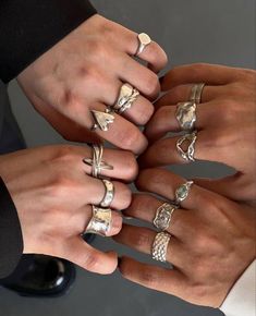 Girl Aesthetics, Funky Jewelry, Jewelry Inspo, Dream Jewelry, Pretty Jewellery, Piercing Jewelry, Accessories Jewelry