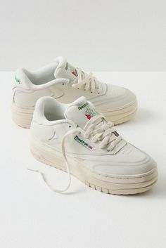 Platform Walking Shoes, Green Rebook Sneakers, Reebok Platform Sneakers, Reebok Platform, Club C 85 Outfit, White Chunky Shoes, Reebok Club C Extra, Womens Platform Sneakers, Reebok Outfit