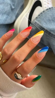 Cool Nail Designs Acrylic Almond, Minamilistic Nail Designs, Mail Art Trends 2023, Nails Acrylic April, Long Almond Acrylic Nails Spring, May June Nails, June Almond Nails, April Nail Designs Spring, Cute Nails For March