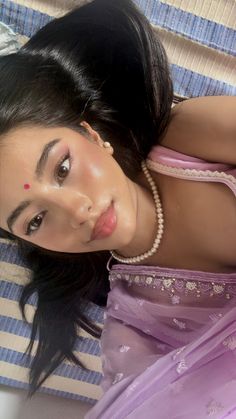 #desi #desicore #sari #indian #nepali #traditional #fashion #fashion #makeup #jwellery Nepali Makeup Looks, South Asian Makeup Looks Natural, Aesthetic Indian Makeup Looks, Indian Make Up Aesthetic, Desi Baddie Makeup, Desi Eyeliner, Indian Woman Makeup, Desi Makeup Aesthetic, Sari Makeup Look