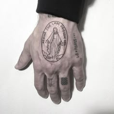 Cross On Hand, Mob Tattoo, Mafia Tattoo, Russian Prison Tattoos, Tattoo Main, Tattoo Cross, Catholic Tattoos, Gang Tattoos, Italian Tattoos