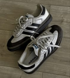 Spring Shoes 2023, Blue Adidas Spezial, Adidas Handball Spezial, Adidas Handball, Platform Shoes Heels, Shoes 2023, Adidas Spezial, Fancy Shoes