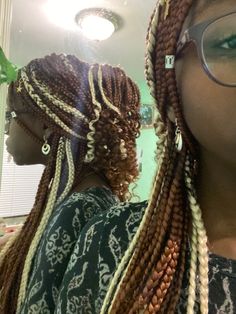 Braid Hairstyles Beads, Curled Box Braids Hairstyles, Box Braid Colors Ideas Black Women, 2 Colored Braids, Box Braid Inspiration, Box Braids With Color In The Back, Box Braids Hair Color Ideas, Braids For Black Hair Protective Styles, Colored Box Braids Inspiration