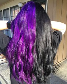 Colerd Hair, Two Color Hair, Emo Hairstyles, Split Dye, Split Dyed Hair, Dyed Hair Purple, Color Streaks, Cute Hair Colors