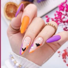 #nails#nailart #nailsofinstagram #nailstagram #nailsnailsnails #nailswag #halloween#halloweennailart #orangecolor #purplecolor#spookynailart Black Halloween Nails, Holloween Nails, Orange Nail Designs, Unghie Nail Art, Halloween Acrylic Nails, Cute Halloween Nails, October Nails, Her Nails, Halloween Nail Designs