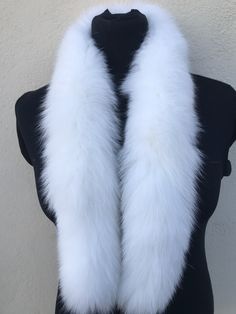 WHITE FROST Fox Fur Scarf with Satin lining Length : 90 Cm / 35,43 inches Width   : 5 Cm /  1,96  inches Onesize High quality craftmanship Care instructions: dry clean and professional fur clean only Fluffy Scarf, White Fur Stole, Faux Fur Scarf, Thrift Store Outfits, Fox Fur Scarf, Winter Formal, Hooded Vest