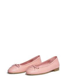 Chanel - PRE SS2018 | Pink grained calfskin ballerinas Shuffles Clothes, Chanel Costume Jewelry, Shoe Selfie, Jewelry Chanel, Shoe Wardrobe, Shoe Closet, Ballerina Flats