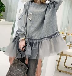 Product id: 4000062322215 Autumn Clothing, Cheap Hoodies, Creation Couture, Women Clothes, Looks Vintage, Upcycle Clothes, Long Sleeve Sweatshirts, Elegant Fashion, Clothing Patterns