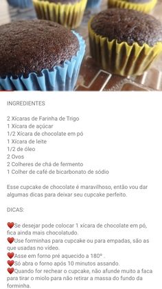 the recipe for chocolate cupcakes is shown in spanish