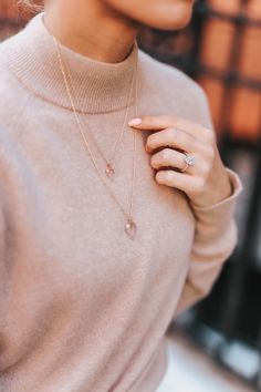 Missoma Jewellery, Pear Shaped Diamond Necklace, Fashion Mumblr, Floating Diamond Necklace, Curved Bar Necklace, Diamond Bar Necklace, Diamond Choker Necklace, Floating Necklace, Horn Necklace