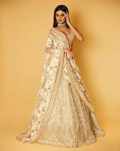 White Bridal Lehenga, Manish Malhotra Lehenga, Tara Sutaria, White Lehenga, Lehenga Gown, Miroslava Duma, Red Lehenga, Manish Malhotra, Kendall Jenner Outfits