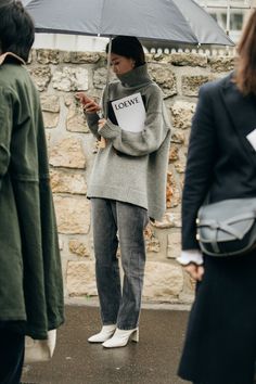 Italian Street Style, Sandal Tali, European Street Style, Dorothy Dandridge, Street Style Fall Outfits, Paris Mode, Paris Fashion Week Street Style, Vogue Australia, Looks Street Style