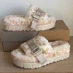 Brand New No Box Custom Uggs, Ugg Fluffita, Panther Print, Shoes Ugg, Platform Slides, Womens Uggs, Ugg Shoes, Panther, Slippers