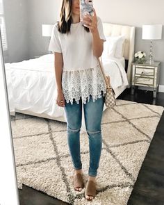 IG: @mrscasual | White lace peplum top, skinny jeans, slides, & Louis Vuitton crossbody Preppy Spring Outfits, Birkenstock Outfit, Work From Home Outfit, Preppy Spring, Fashion Articles, Top Outfit, Outfit Trends, Workwear Fashion, Cute Summer Outfits