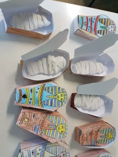 paper machs are lined up on top of each other and placed in different shapes