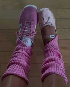 Pink Ballet Shoes, Flats Shoes Comfortable, Ballet Core, Casual Dress Shoes, Mode Inspiration