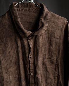 Brown linen shirt TWILIGHT This shirt is made of natural high-quality mid-heavy weight linen. Each shirt is hand dyed with black tea, iron, madder to achieve earthy brownish shades, slightly imperfect. Shirt has button closure, tailed hem, chest pocket, small collar which is possible to turn up and down, wide cuffs with two buttons on each. Collar and cuffs are hand stitched with natural linen thread. Buttons are made of hand dyed coconut. Total length ~70cm (front, shorter at the sides). All th Gender Neutral Clothing Fashion, Stylish Men Outfits, Linen Shirt Outfit, Mens Brown Shirt, Hand Dyed Clothing, Gender Neutral Clothes, Linen Men, Brown Shirt, The Crab