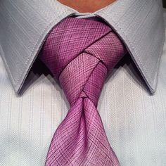 The Eldredge knot. Different way for the groom to tie his tie to set it apart for the others Eldridge Knot, Eldredge Knot, Neck Tie Knots, Sharp Dressed Man, Thug Life, Well Dressed Men, Tie Knots, Look At You, Looks Style