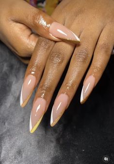 Sophisticated Nails, Acrylic Nails Nude, Acrylic Toe Nails, Acrylic Toes, Short Acrylic Nails Designs, Oval Nails, Neutral Nails