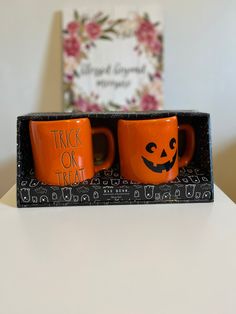 Set of 2 Rae Dunn Halloween Orange Mugs Trick or Treat Pumpkin Rae Dunn Halloween, Orange Mugs, Halloween Mugs, Orange Coffee, Black Pumpkin, Rae Dunn Kitchen, Red Mug, Halloween Orange, Pumpkin Faces