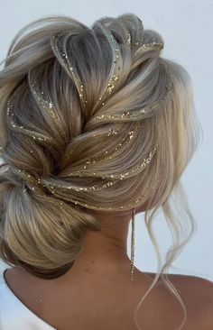 Wedding Hair Glitter, Glittery Wedding, 2nd Day Hair, Wedding Day Hair, Tousled Hair, Fantasy Hair, Princess Hairstyles, Wedding Hair Down