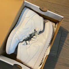 Woman’s Air Jordan 1 Mid Size 8 Color: White Air Jordan 1 Mid White, Jordan White, Shoes Air, Womens Jordans, Air Jordan 1 Mid, Mid Size, Jordan 1 Mid, Air Jordan 1, Jordan Shoes