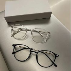 New Glasses Aesthetic, Glasses Frames For Women Trendy, Trendy Frames For Women, Aesthetic Glasses Frames For Women, Aesthetic Eyeglasses, Trendy Glasses For Women, Eye Glasses Aesthetic