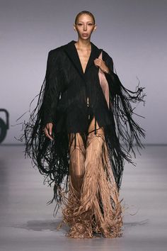 Ethereal Dresses, Model Clothes, High Fashion Runway, Runway Model, Fringe Fashion, Antonio Marras, Fashion Runway