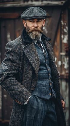 Rugged Gentleman Style, Aquaman Injustice, Elegant Menswear, Beard Suit, Winter Outfits For Men, Jaket Motor, Masculine Outfits, Dapper Gentleman Style, Dapper Mens Fashion