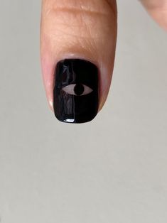 Cute Halloween Nails: Stylish, Spooky Nail Art - Lulus.com Fashion Blog Nail Eyes Design, Happoween Nails, Eyeball Nails Halloween, Goth Nails Short Natural, Cool Goth Nails, Stubby Nail Designs, Spooky Gel Nails, Scary Acrylic Nails, Short Witchy Nails Simple