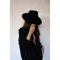 Fedora Hat Aesthetic, Black Fedora Hat Outfit Summer, Black Fedora Hat Outfit, Fedora Hat Outfit Summer, Summer Street Styles, Fedora Hat Outfit, Hat Outfit Summer, Black Fedora Hat, Hat Aesthetic