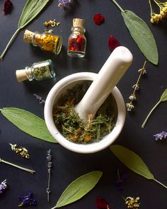 Herb Photography, Homemade Nail Polish, Top 10 Home Remedies, Lavender Tea, Herbal Hair, Herb Tea, Chamomile Tea, Healing Herbs, Medicinal Herbs