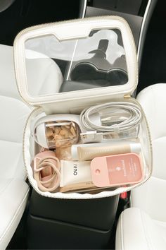 Car Organization Ideas, Girly Car Accessories, Car Deco, Cool Car Accessories, Clear Makeup Bags, Car Organization, Mom Car, Girly Car