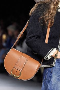 Vintage Bag Aesthetic, Bag Styling, Cream Bag, 2020 Fashion Trends, Bag Aesthetic, Latest Bags