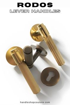 an image of the handles and knobs for doors with text overlay that reads rodos leverer handles