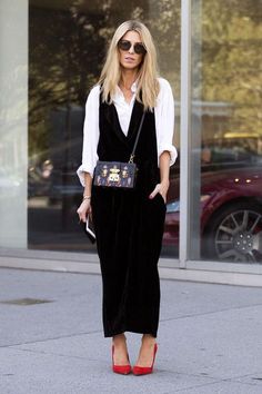 Winter Interview Outfit, Shirt Under Dress, White Shirt Outfits, Woman In Black, Rock Outfit, Summer Work Outfits, White Long Sleeve Shirt, Interview Outfit, Red Heels