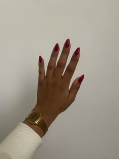 Dark Red Nails Pointy, Plain Red Almond Nails, Plain Nail Ideas Almond, Classy Red Almond Nails, Simple Gel Nails Summer Almond, Dark Red Nails Black Women, Short Red Nail Designs Classy, Red Nails Black Dress, Classy Red Nails Short