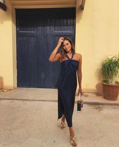 Summer Night Wedding Guest Outfit, Navy Wedding Guest Dress Summer, Navy Wedding Guest Outfit, Orange Evening Dresses, Minimal Dresses, Navy Blue Prom, Dress Minimal, Blue Prom Dresses, Navy Blue Prom Dresses