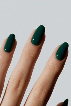 Colourful Oval Nails, Dark Coloured Nails, Dark Green Short Nails, Star Nail, Dark Green Nails, Green Nail Polish, Green Nail