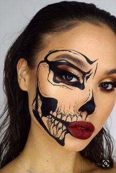 Halloween Make Up 2022, Ideas For Face Painting, Halloween Idea Make Up, Face Makeup For Halloween For Women, Holloween Makeup 2021, Face Painting Halloween Women, Halloween Inspo Makeup, Cool Halloween Makeup Creative, Costume Makeup Easy