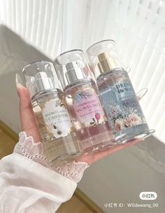 Body Mists Aesthetic, Koleksi Parfum, Makeup Accesories, Perfume Collection Fragrance, Bath And Body Works Perfume, Shower Skin Care, Perfect Skin Care Routine, Pretty Skin Care, Perfume Scents