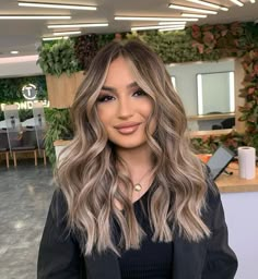 Dark Brown With Blonde Balayage, Blonde To Brown Hair Transformation, Blonde To Brunette Transformation, Brunette To Blonde Balayage, Blond Pony, Ash Blonde Hair Balayage, Baylage Hair, Beige Blond, Rambut Brunette