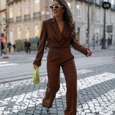 Nwt 64% Polyester 31% Viscose 5% Elastane Elegantes Outfit Damen, Classic Outfits For Women, Classy Business Outfits, Outfit Brown, Brown Jumpsuits, Smart Casual Work Outfit, Fall Attire, Business Outfits Women, Stylish Work Attire