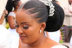 Pony Hairstyles For Bride, Kwanjula Hairstyles, Gel Bolla Hairstyles, Nigerian Bridal Hairstyles, Latest Packing Gel Hairstyle, Trendy Updo Hairstyles, Updo Hairstyles For Black Women